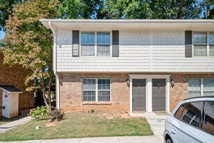 31 Villa Ct SE in Smyrna, GA - Building Photo