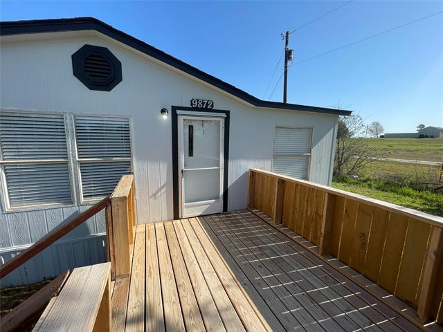 9872 W Hwy 199 in Poolville, TX - Building Photo