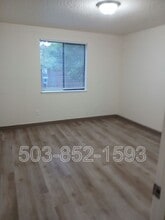 20125 SW Tualatin Valley Hwy in Beaverton, OR - Building Photo - Building Photo