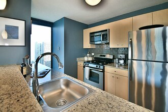 231 N Columbus Dr in Chicago, IL - Building Photo - Building Photo