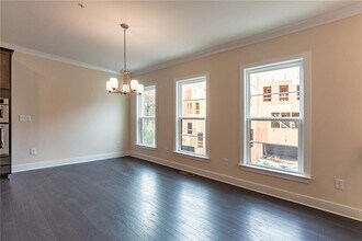 883 Stone Crest Rd NE in Atlanta, GA - Building Photo - Building Photo