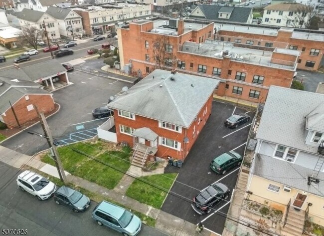 17 Hayes Ave in Elizabeth, NJ - Building Photo - Building Photo