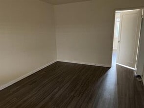 Carol Manor in Sacramento, CA - Building Photo - Building Photo