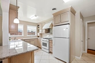 5232 Mimosa Dr in Bellaire, TX - Building Photo - Building Photo