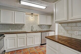 217 Roy St in Houston, TX - Building Photo - Building Photo