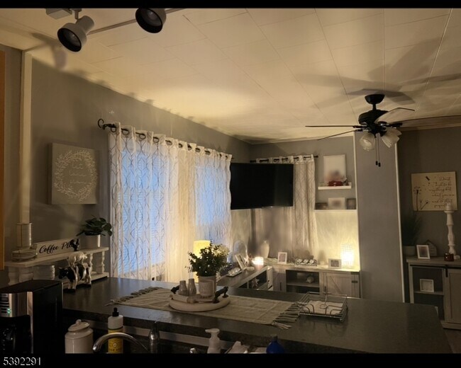 17 Muzzy Rd in Little Falls, NJ - Building Photo - Building Photo