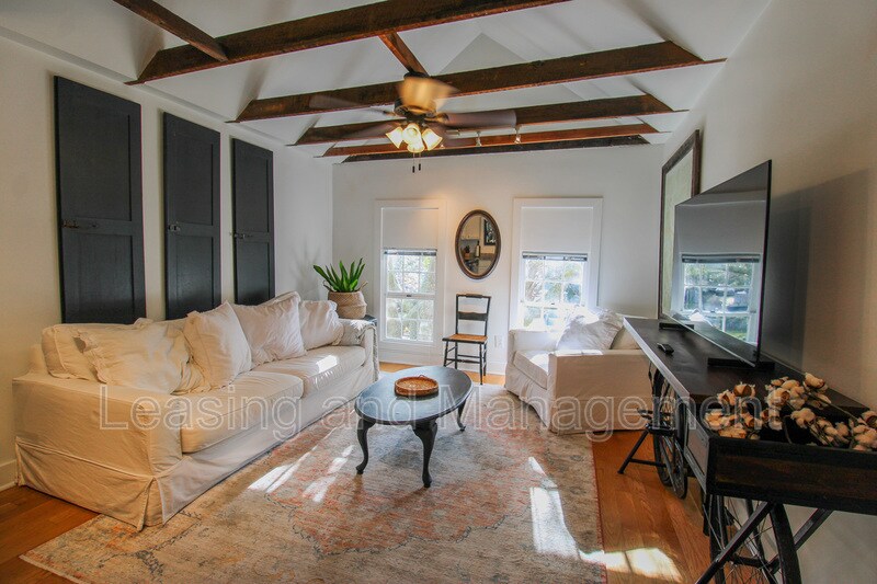 52 Chapel St in Charleston, SC - Building Photo