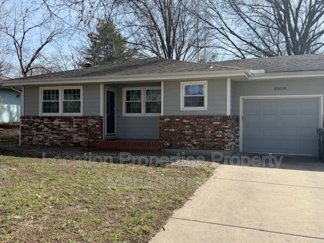 2909 Moccasin Dr in Lawrence, KS - Building Photo - Building Photo