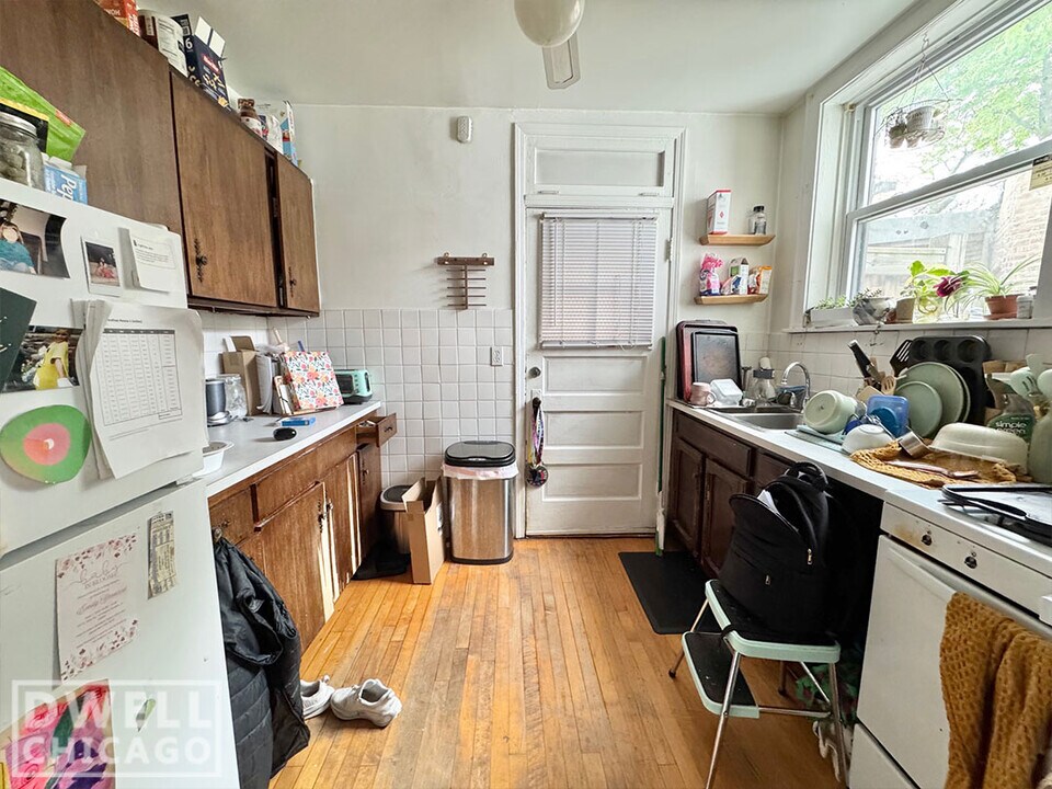 2100 W Giddings St, Unit 2C - 1Bed in Chicago, IL - Building Photo