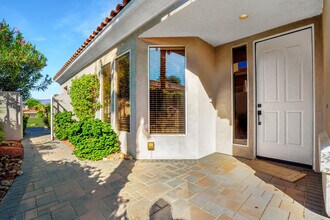 496 Desert Holly Dr in Palm Desert, CA - Building Photo - Building Photo
