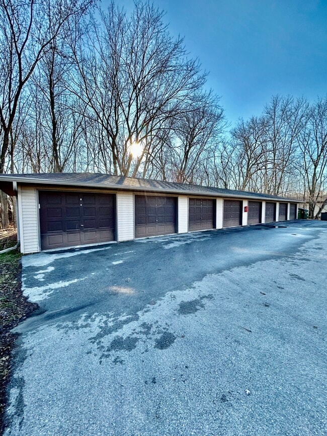 Beacon Apartments in New London, WI - Foto de edificio - Building Photo