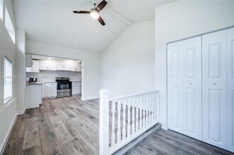 4504 Oakley St in Port Charlotte, FL - Foto de edificio - Building Photo