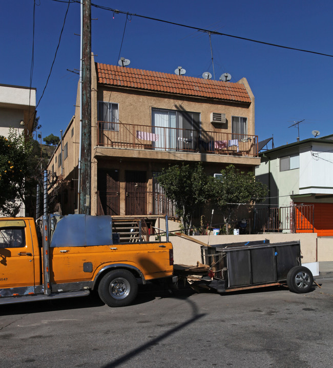 1015 Doyle Pl in Los Angeles, CA - Foto de edificio - Building Photo