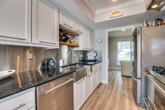 3211 Brookhaven Club Dr in Farmers Branch, TX - Building Photo - Building Photo