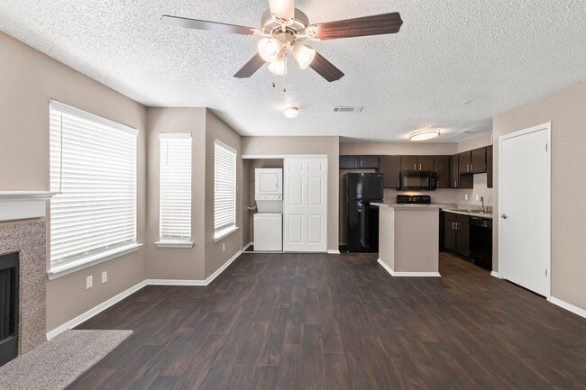 Bravo Apartment Living in Arlington, TX - Building Photo - Interior Photo