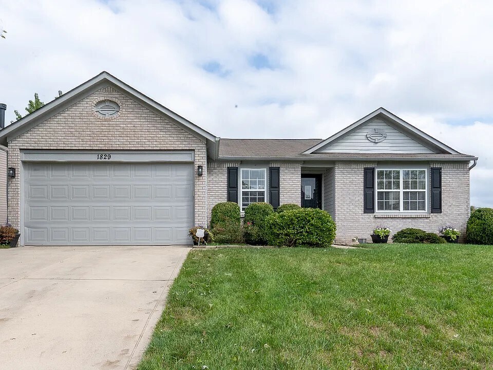 1829 Ernest Dr in Indianapolis, IN - Building Photo