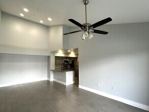 7904 Sonoma Springs Cir in Greenacres, FL - Building Photo - Building Photo