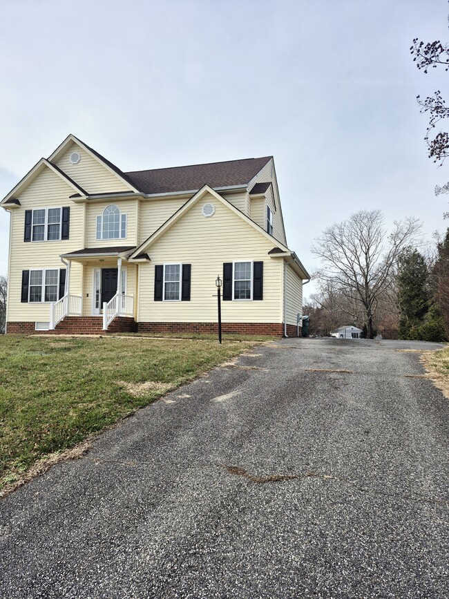 7221 Oakmere Ct in Richmond, VA - Building Photo - Building Photo