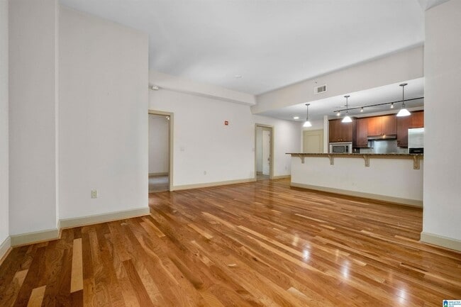 1040 Broadway St, Unit 306 in Homewood, AL - Building Photo - Building Photo
