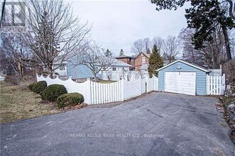 200 Trent St E in Whitby, ON - Building Photo - Building Photo