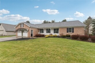 276 S Bayshore Dr in Columbiana, OH - Building Photo - Building Photo