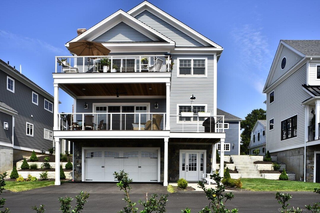 11 Marina Vlg in Branford, CT - Foto de edificio