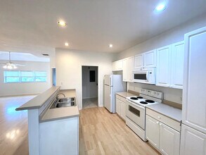 1867 S Dovetail Dr in Fort Pierce, FL - Building Photo - Building Photo