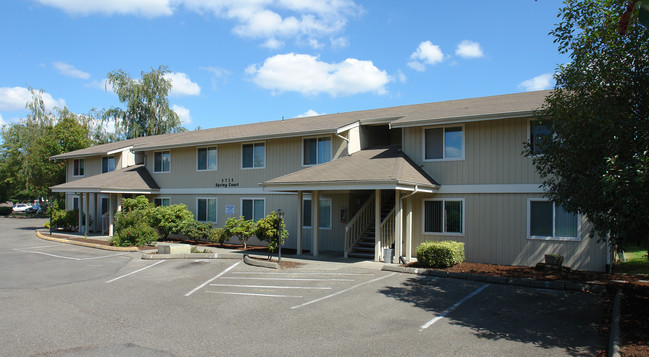 5735 Linderson Way SW in Olympia, WA - Foto de edificio - Building Photo