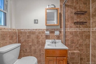 2433 Young Ave, Unit 2 in Bronx, NY - Building Photo - Building Photo