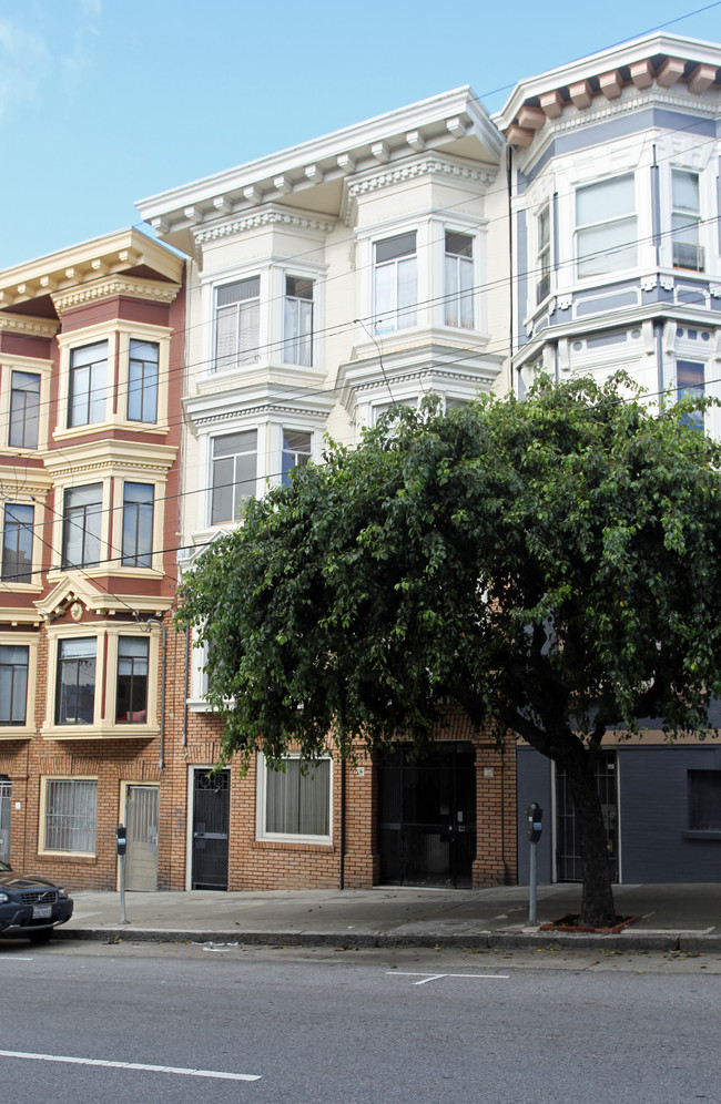 1658 Washington St in San Francisco, CA - Building Photo - Building Photo