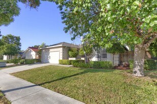 2644 Glenbriar Dr in Saratoga, CA - Building Photo