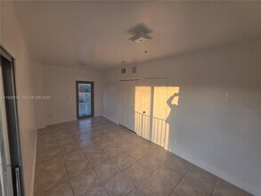 2389 NW 26th St in Miami, FL - Building Photo - Building Photo