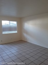 540 Locust St in Lodi, CA - Building Photo - Building Photo