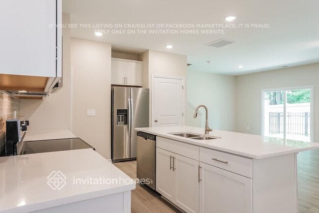 property at 1815 Windsor Vlg Wy