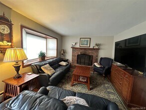 32 Old Rte 199 in Red Hook, NY - Building Photo - Building Photo