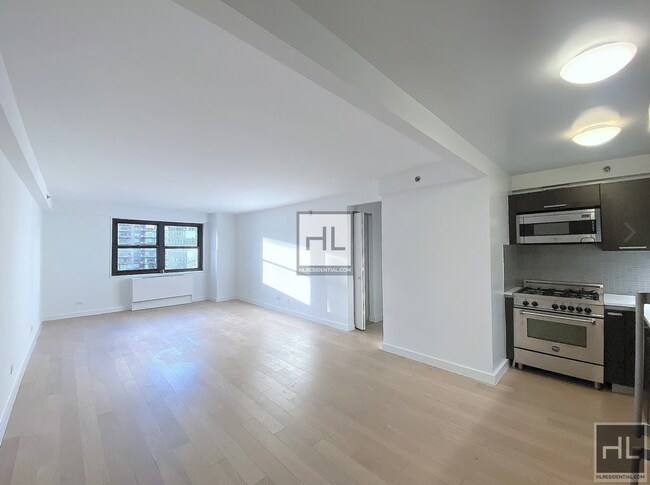 STUNNING LUXURY 4 BED IN PRIME MURRAY HILL in New York, NY - Building Photo - Building Photo