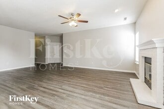 8129 Red Barn Ct in Indianapolis, IN - Building Photo - Building Photo