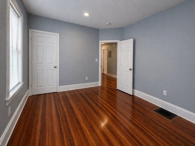 9 Nightingale St, Unit 2 in Boston, MA - Building Photo - Building Photo