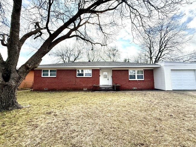 property at 904 Davis St