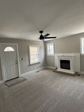 6 Red Oak Dr in Nitro, WV - Foto de edificio - Building Photo