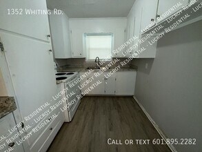 1352 Whiting Rd in Jackson, MS - Building Photo - Building Photo
