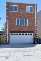 6027 W Giddings St in Chicago, IL - Building Photo