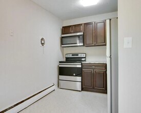 Cameo Court Apartments in Glenolden, PA - Foto de edificio - Building Photo