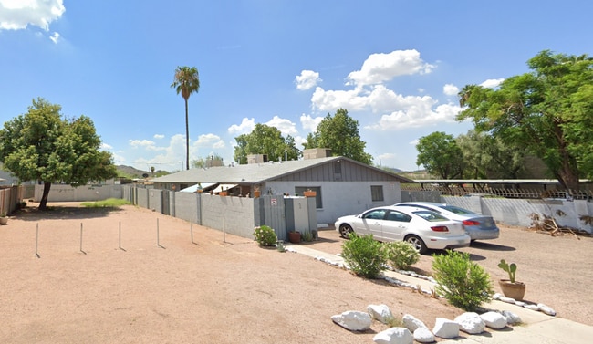 property at 2601 E Monte Cristo Ave