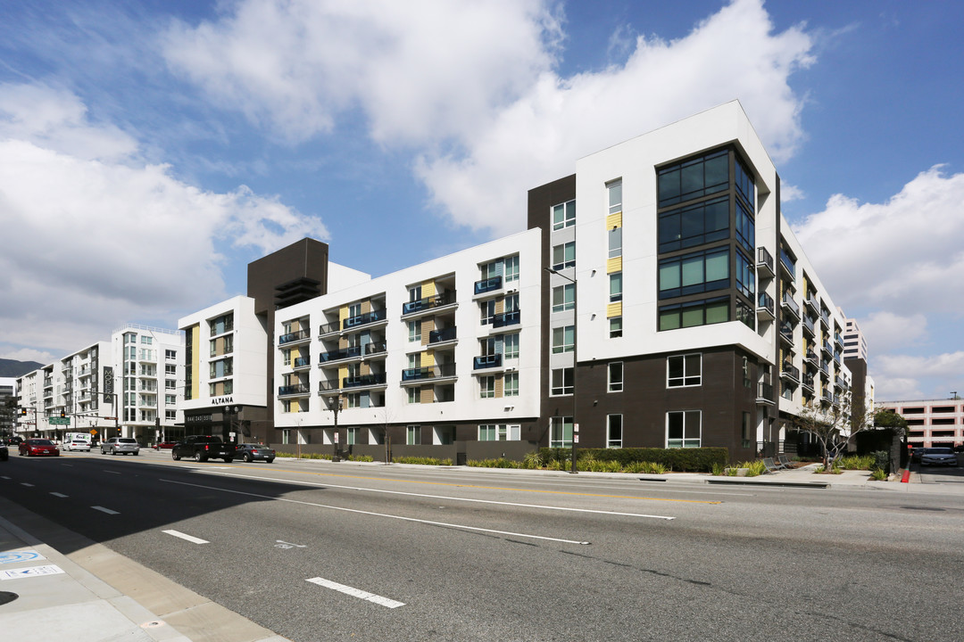 Altana in Glendale, CA - Foto de edificio