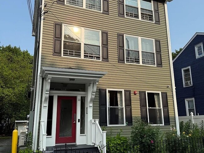 property at 33 Conklin St
