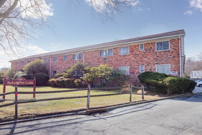 Heckscher Park Gardens in Huntington, NY - Building Photo - Building Photo