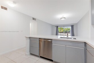 7705 Camino Real in Miami, FL - Building Photo - Building Photo