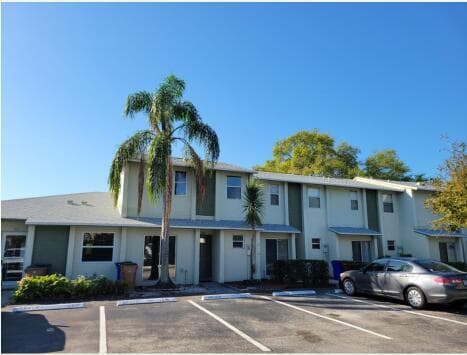 property at 886 Crystal Lake Dr