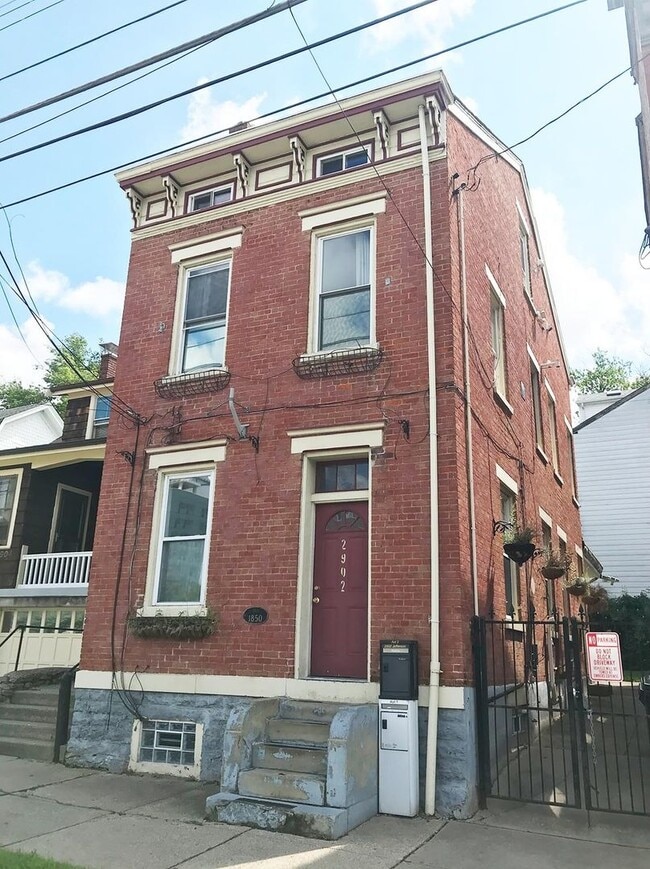 property at 2902 Jefferson Ave